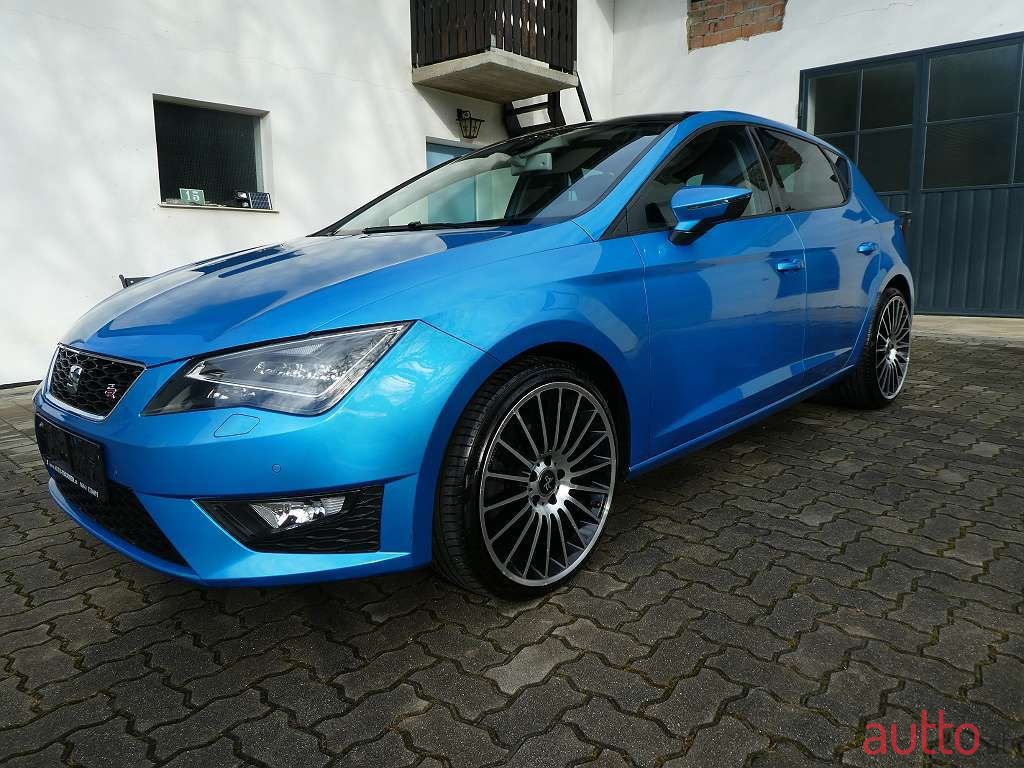 2013' SEAT Leon photo #1