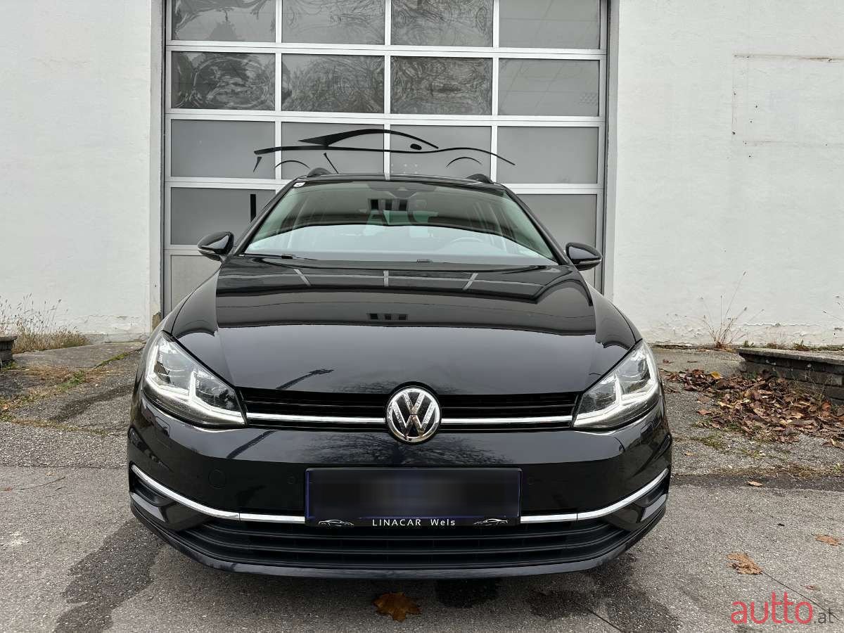 2018' Volkswagen Golf photo #2