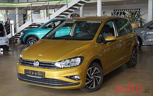 2018' Volkswagen Golf photo #1