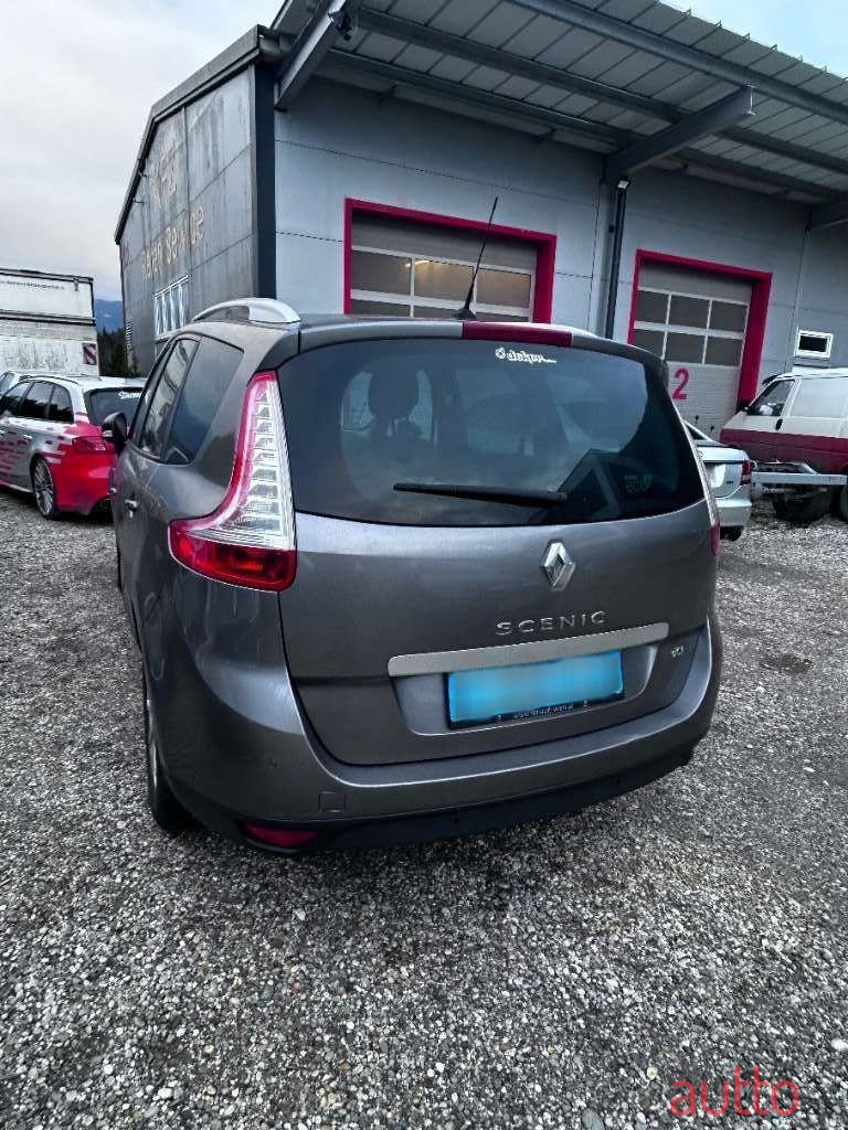 2016' Renault Scenic photo #6