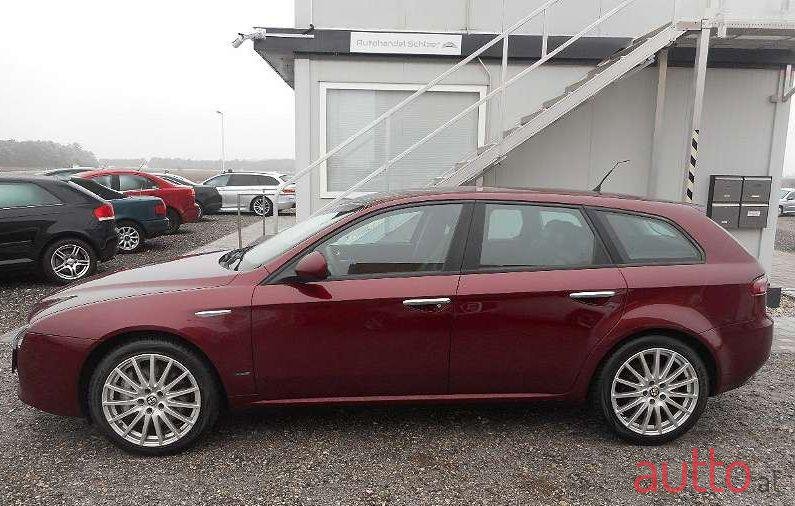 2006' Alfa Romeo 159 photo #1
