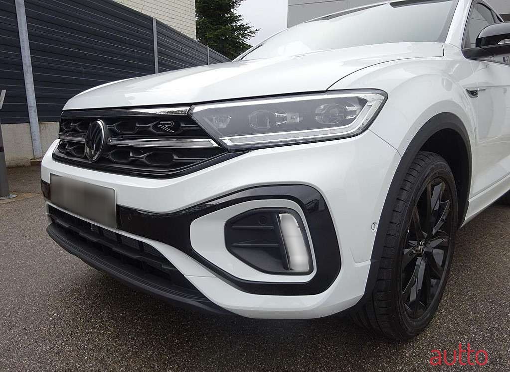 2023' Volkswagen T-Roc photo #4