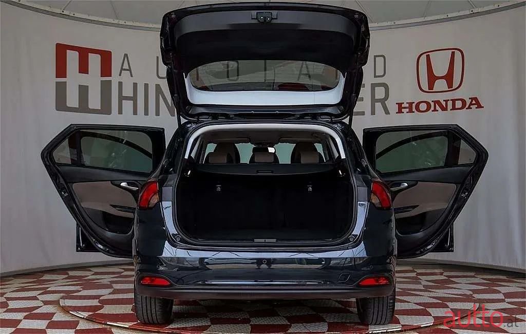 2020' Fiat Tipo photo #3