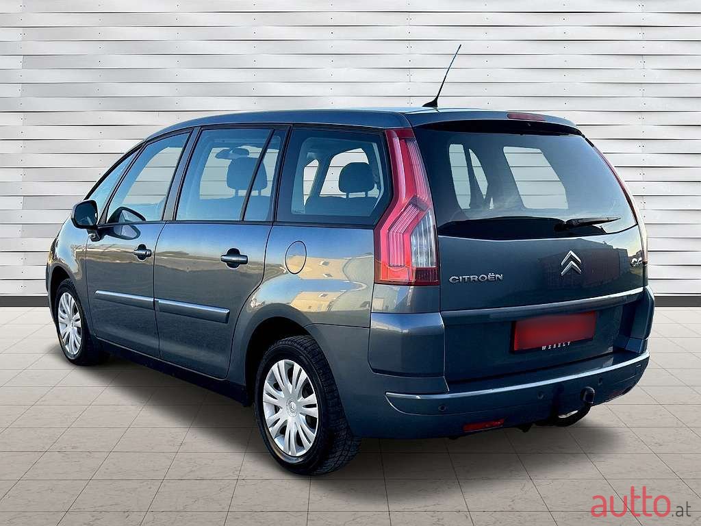 2008' Citroen C4 Picasso photo #3