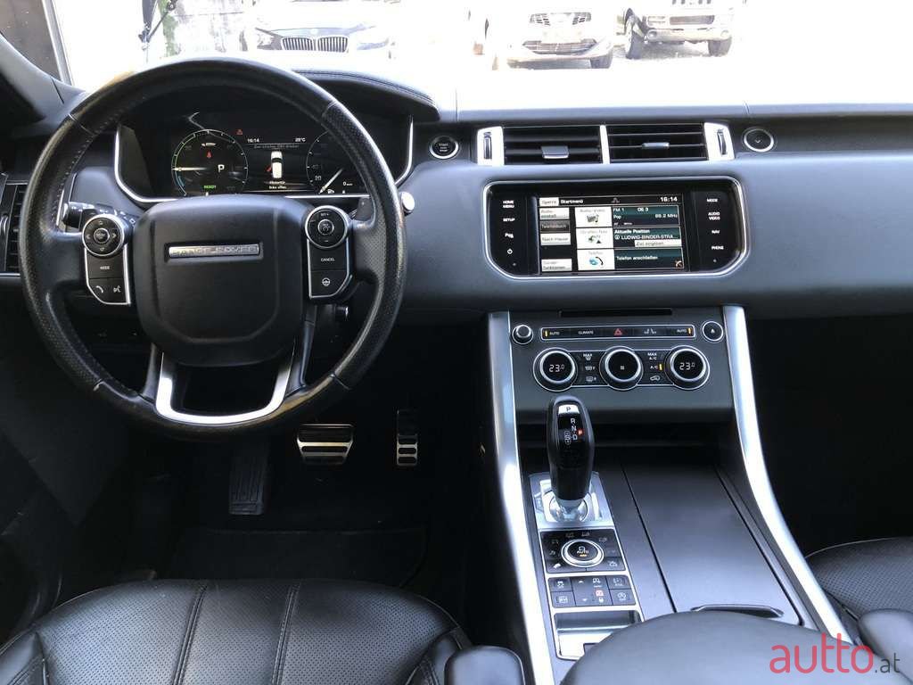 2015' Land Rover Range Rover Sport photo #4