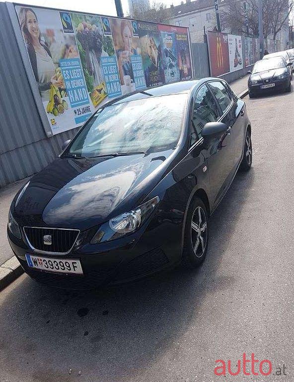 2010' SEAT Ibiza photo #1