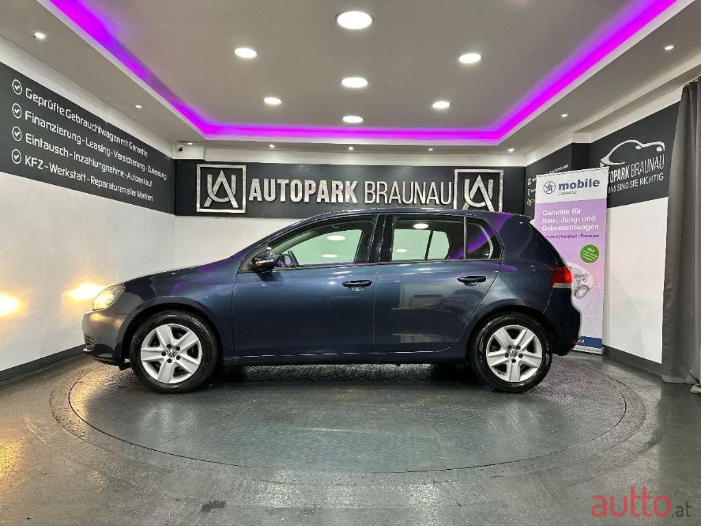 2009' Volkswagen Golf photo #4