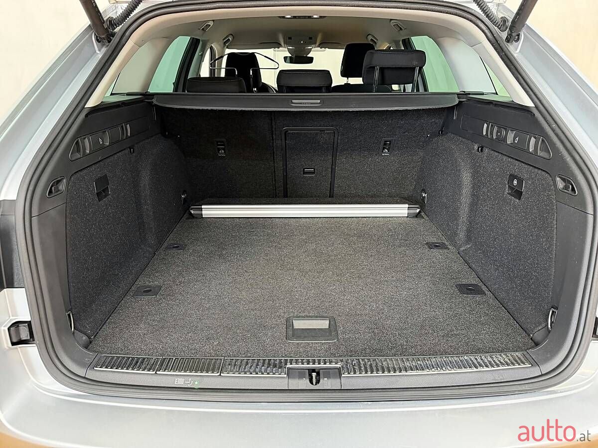 2023' Skoda Superb photo #5
