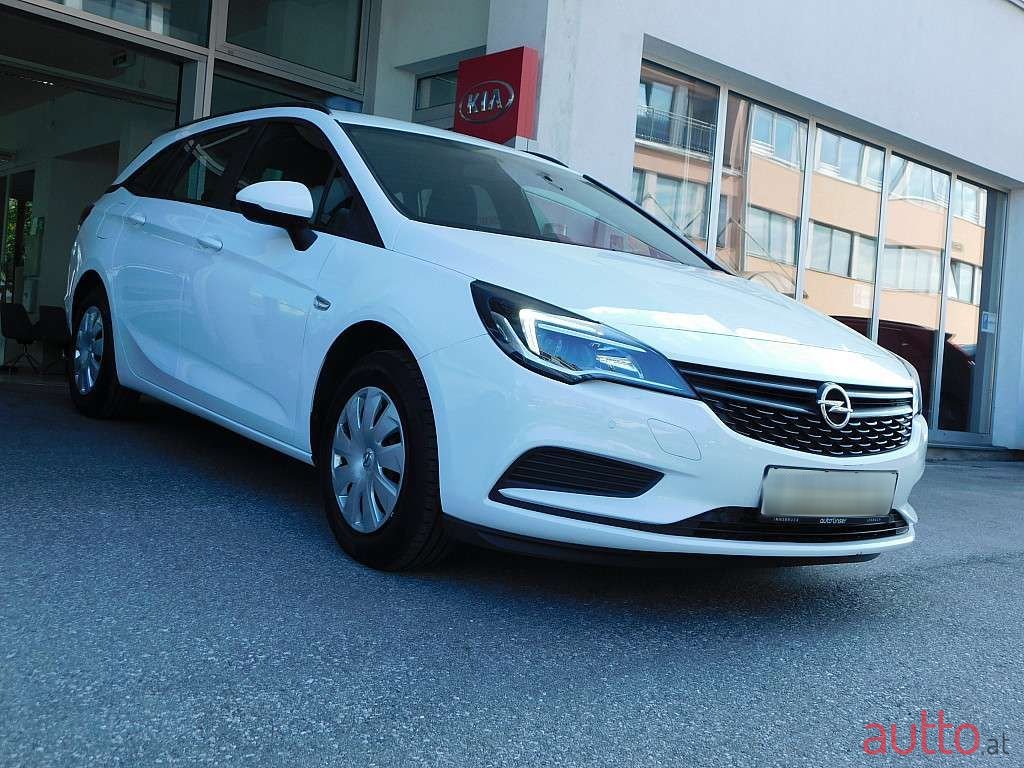 2017' Opel Astra photo #4