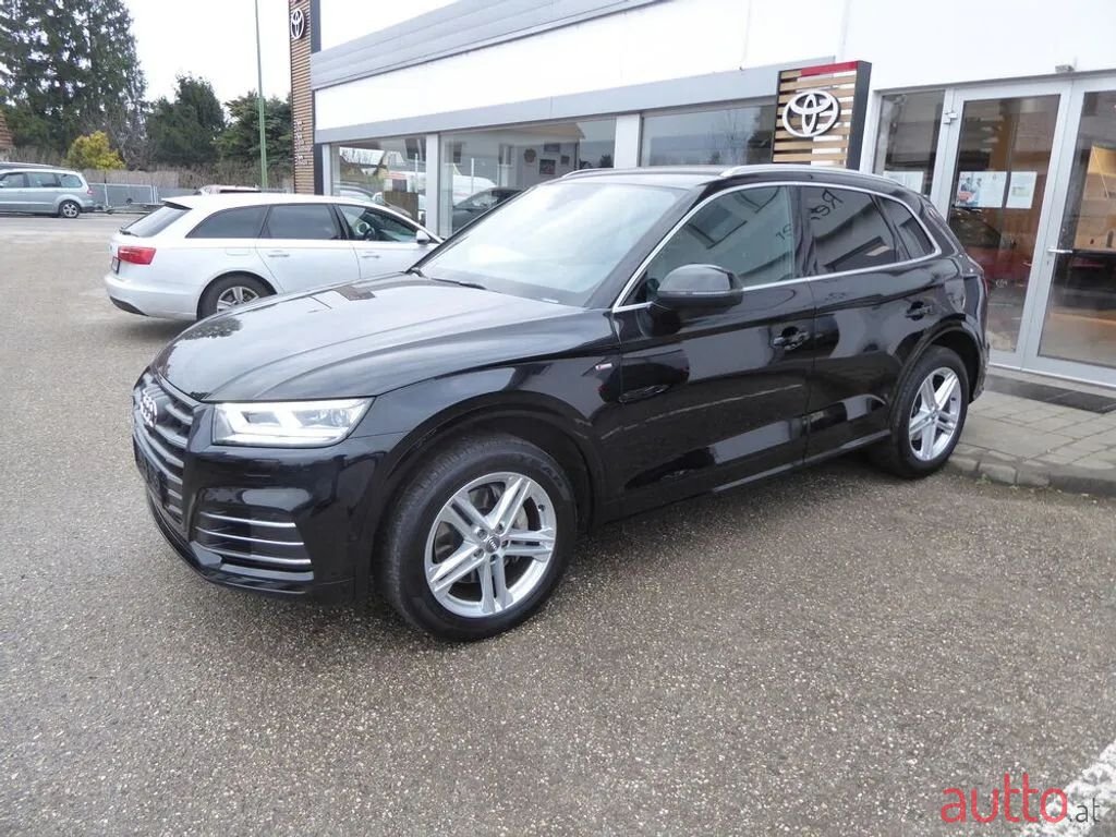 2020' Audi Q5 photo #2