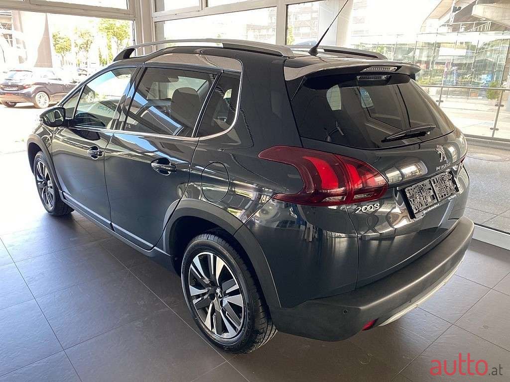 2016' Peugeot 2008 photo #2