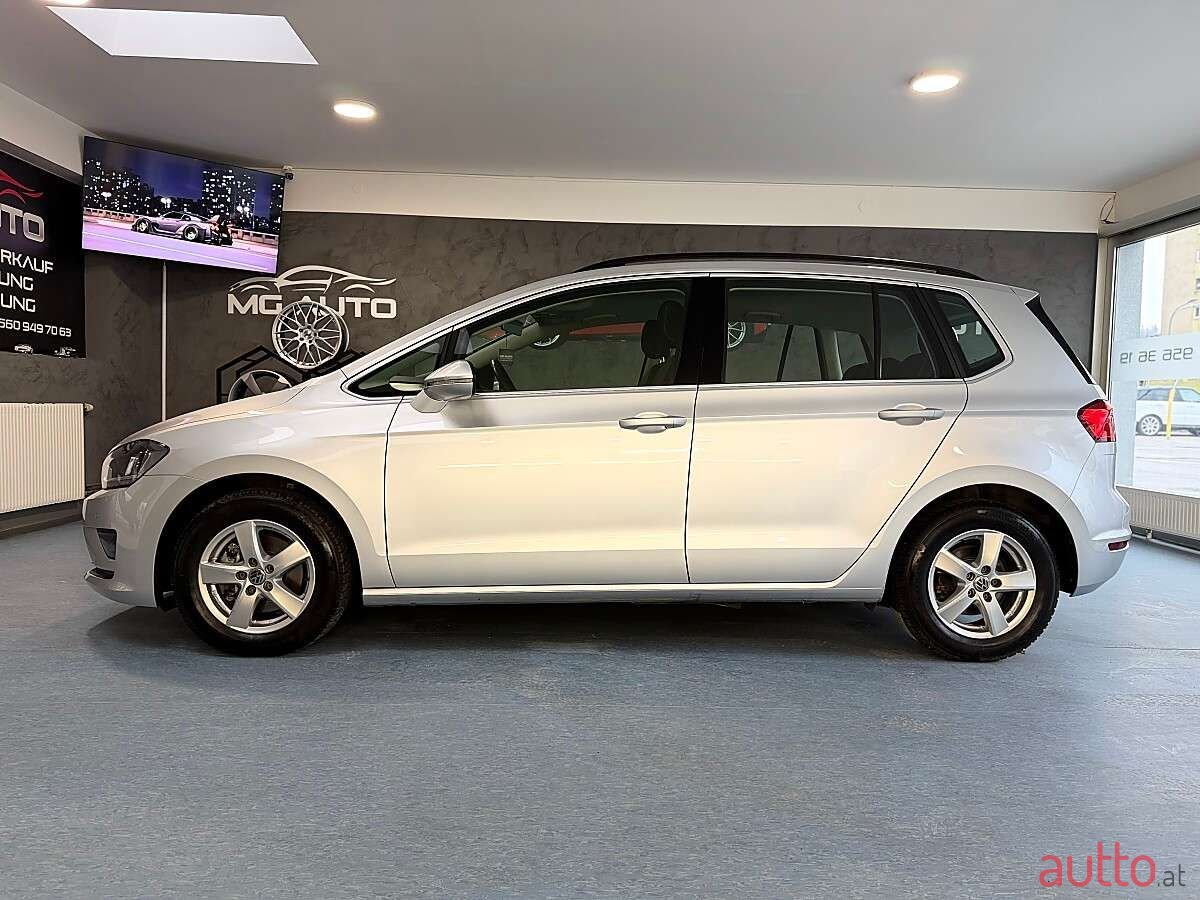 2015' Volkswagen Golf photo #3