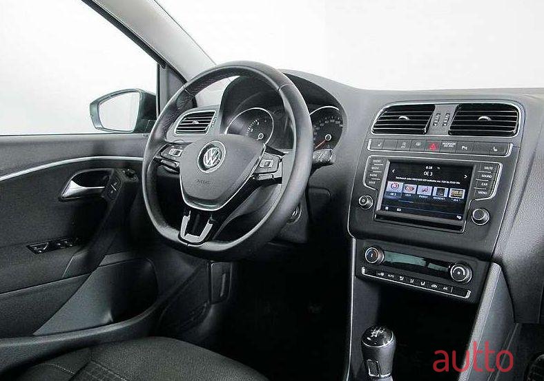 2017' Volkswagen Polo photo #1