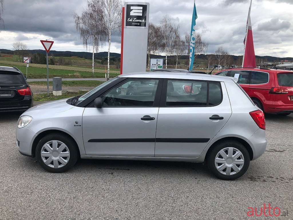 2009' Skoda Fabia photo #4