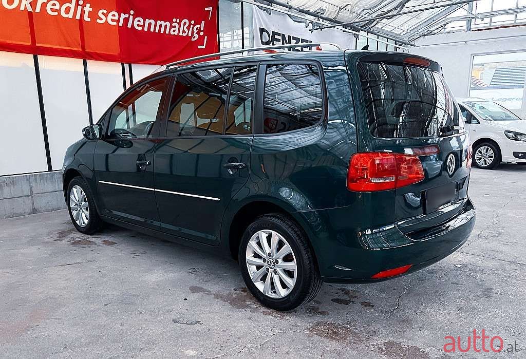 2012' Volkswagen Touran photo #6