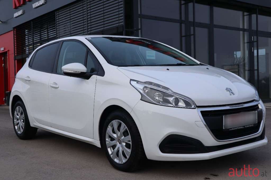 2018' Peugeot 208 photo #2