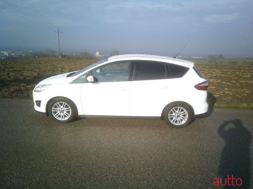 2014' Ford C-MAX photo #4