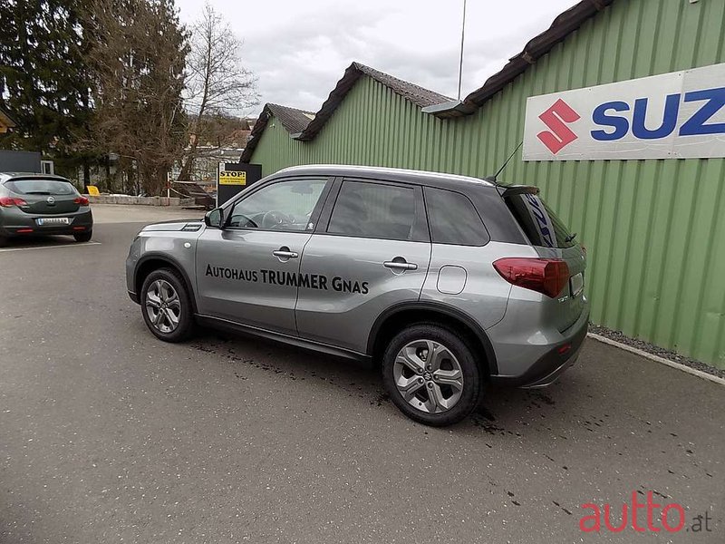 2023' Suzuki Vitara photo #2