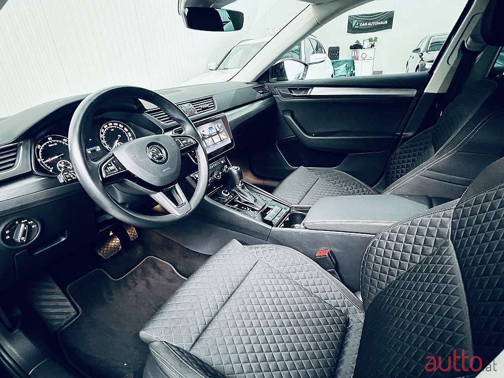 2019' Skoda Superb photo #5