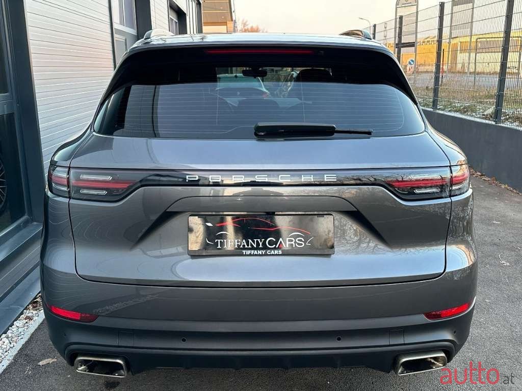2019' Porsche Cayenne photo #5