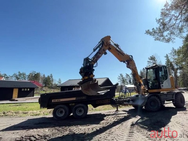 2017' Liebherr A910 Compact Litronic photo #1