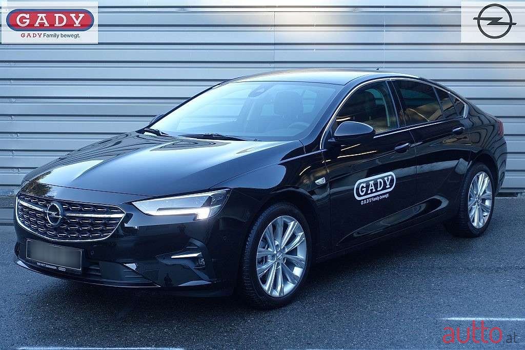 2021' Opel Insignia photo #1