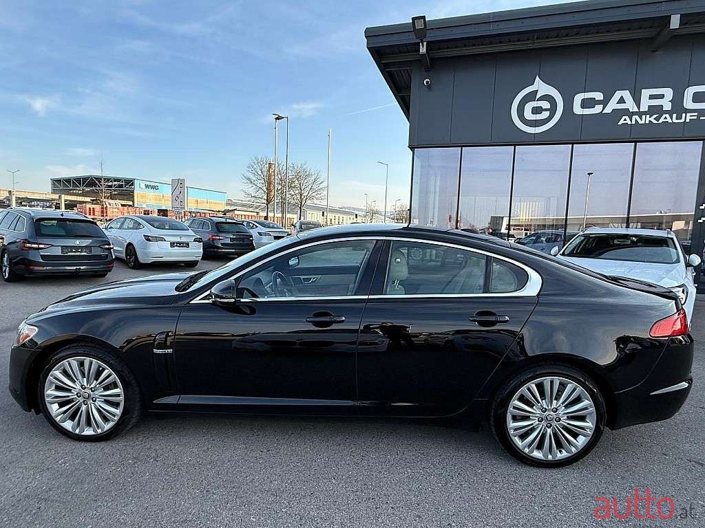 2010' Jaguar XF photo #2