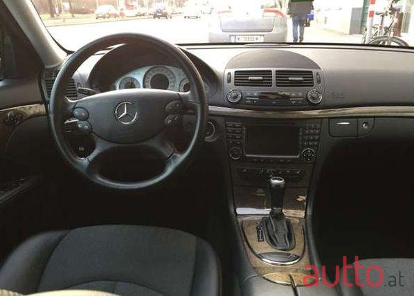 2007' Mercedes-Benz E-Klasse photo #2