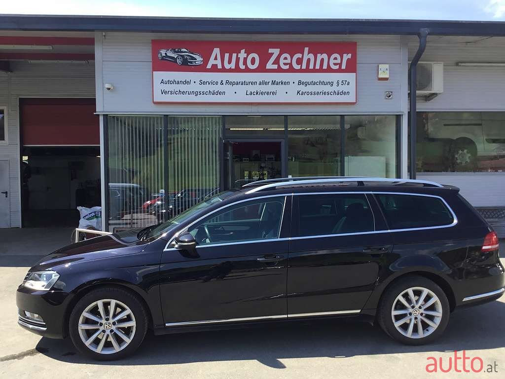 2011' Volkswagen Passat photo #2