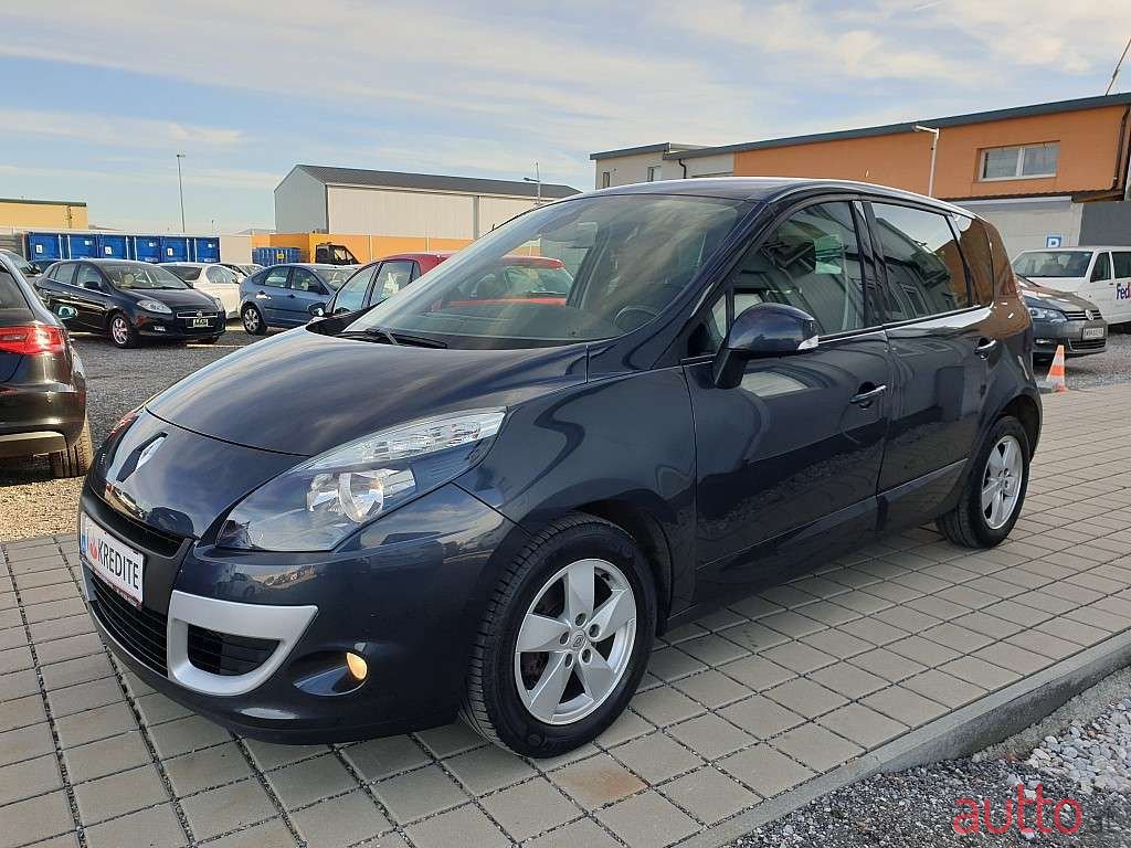 2009' Renault Megane photo #3