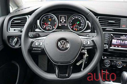 2014' Volkswagen Golf photo #1