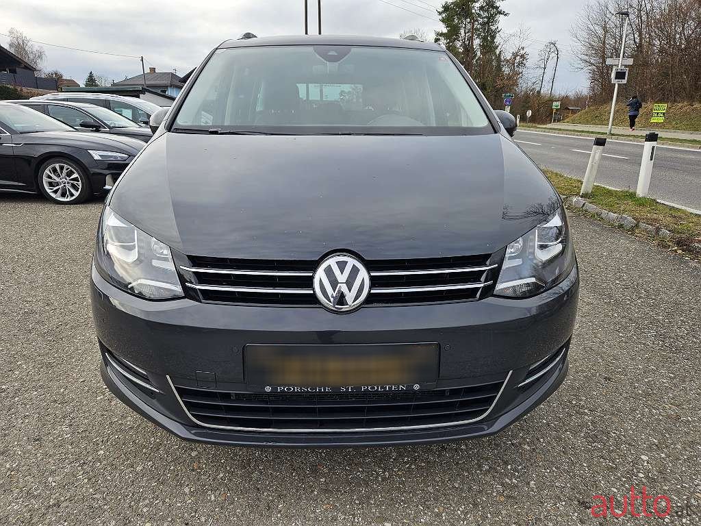 2019' Volkswagen Sharan photo #2