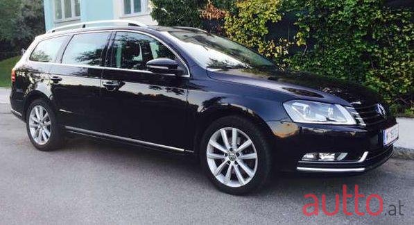 2011' Volkswagen Passat photo #3