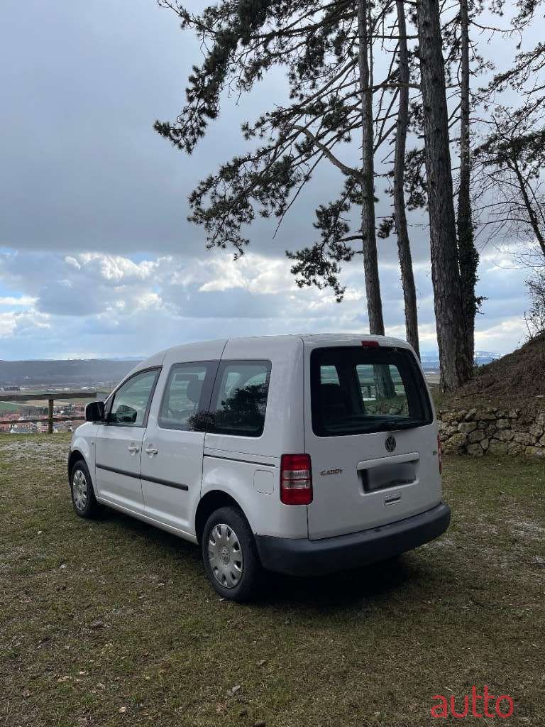 2014' Volkswagen Caddy photo #6