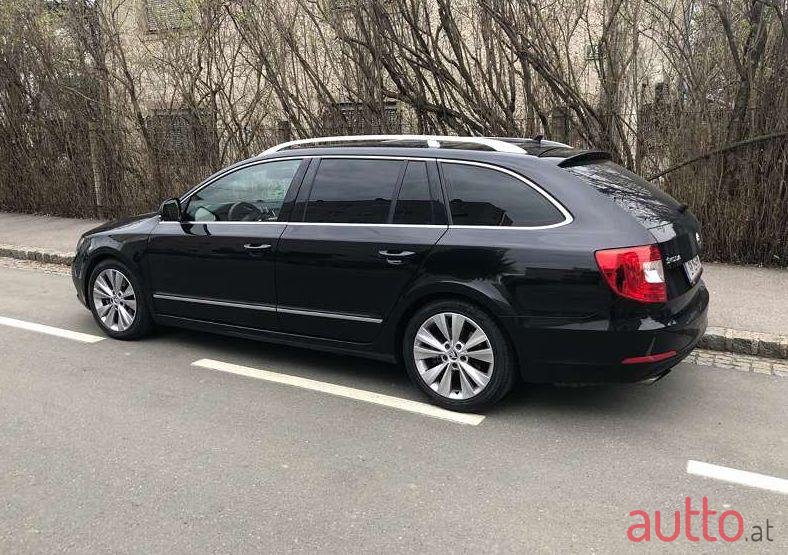 2014' Skoda Superb photo #2