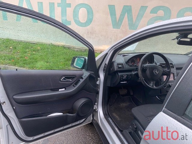 2008' Mercedes-Benz A 170 photo #4