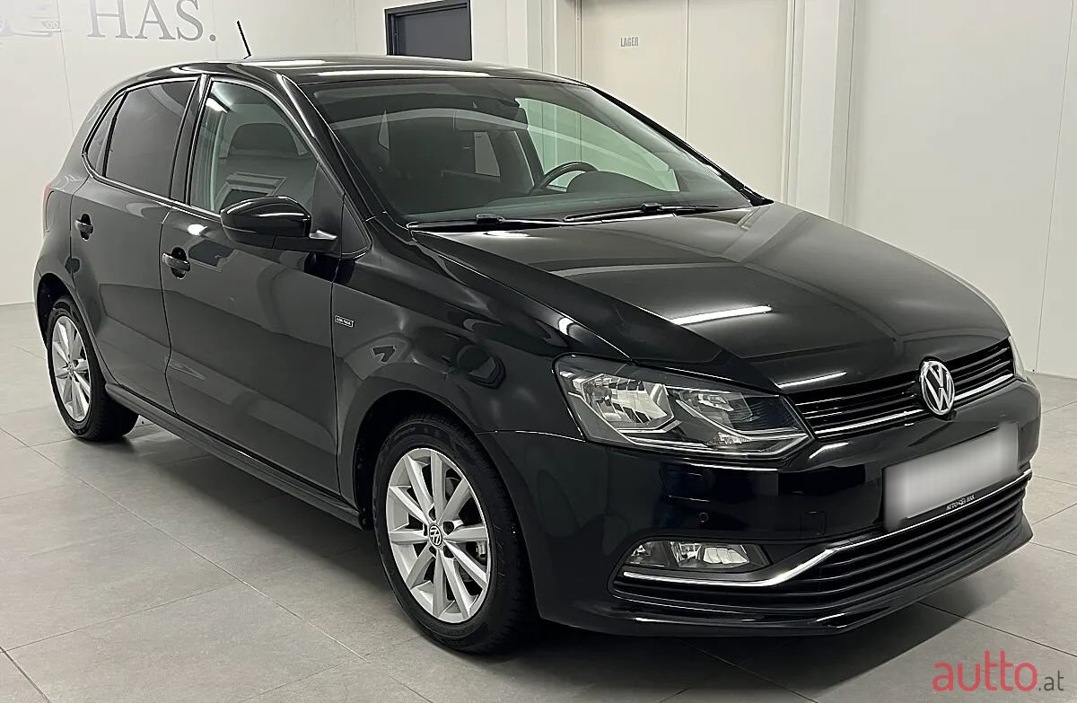 2015' Volkswagen Polo photo #2