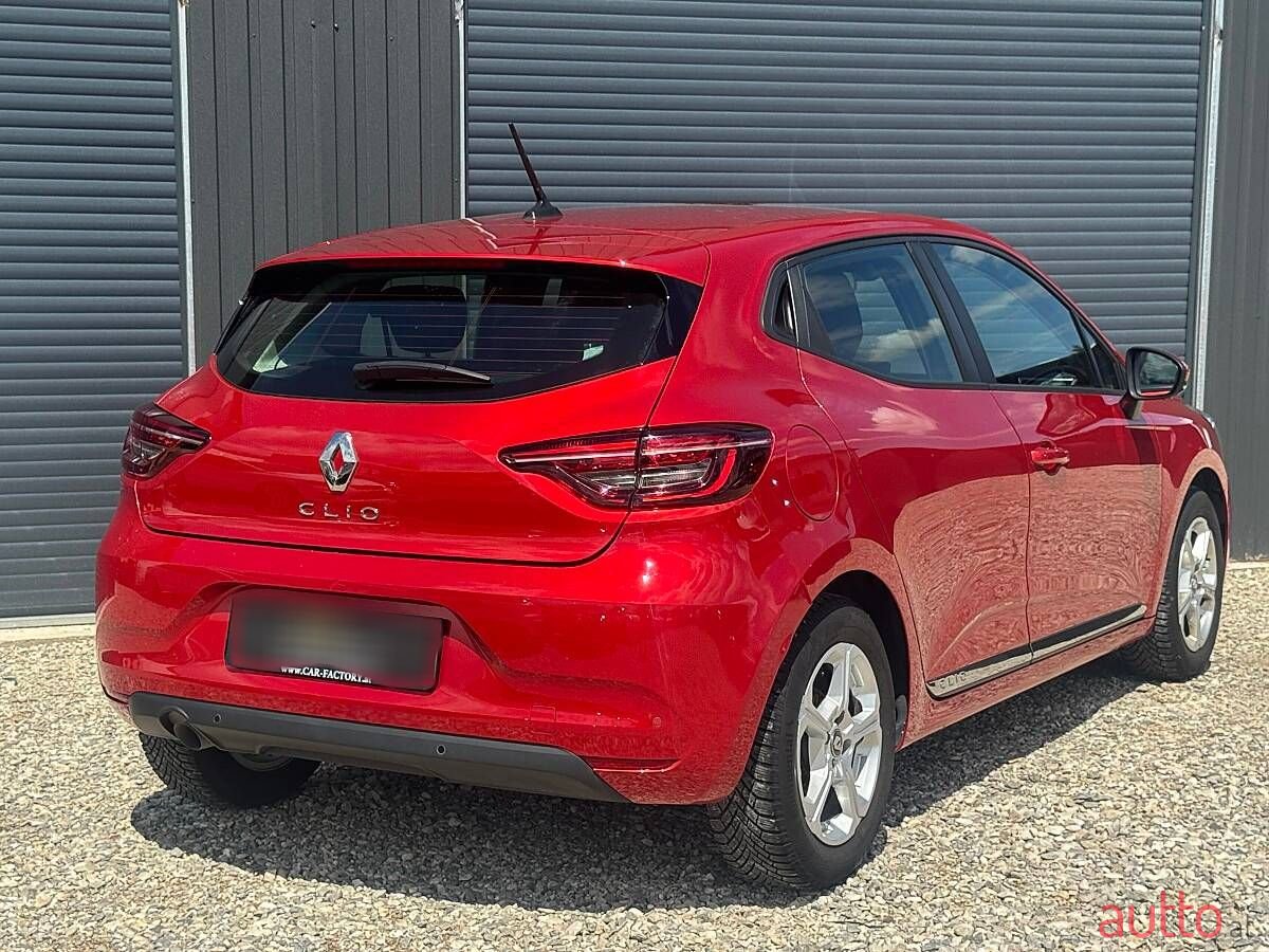 2021' Renault Clio photo #2