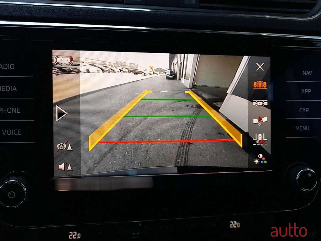 2020' Skoda Superb photo #3