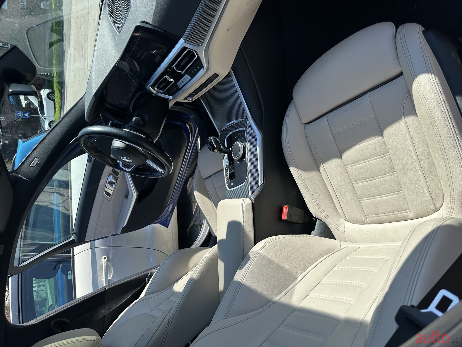 2022' BMW 3 Series Touring 330E Hybrid photo #6