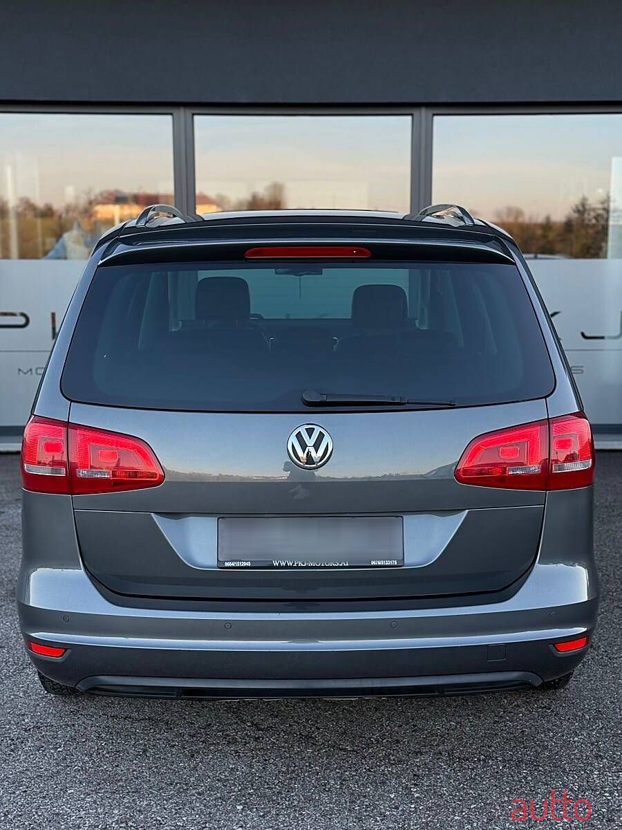 2013' Volkswagen Sharan photo #5