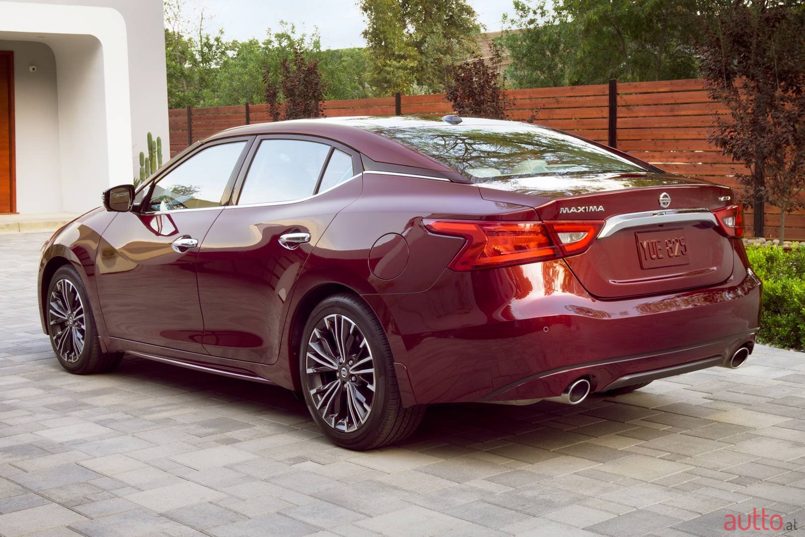 2016' Nissan Maxima PLATINUM photo #3