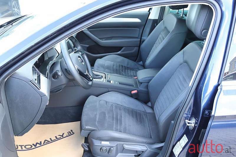 2017' Volkswagen Passat photo #4