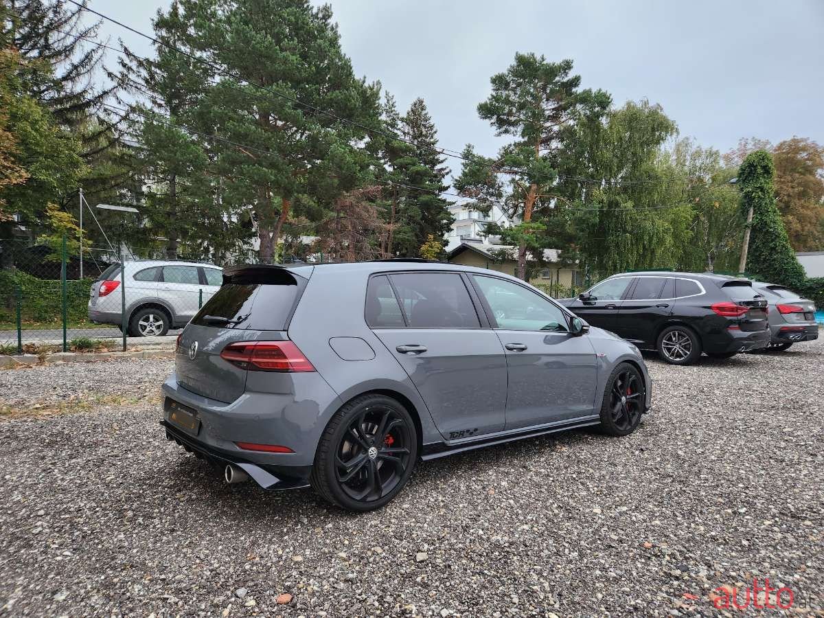 2019' Volkswagen Golf photo #5