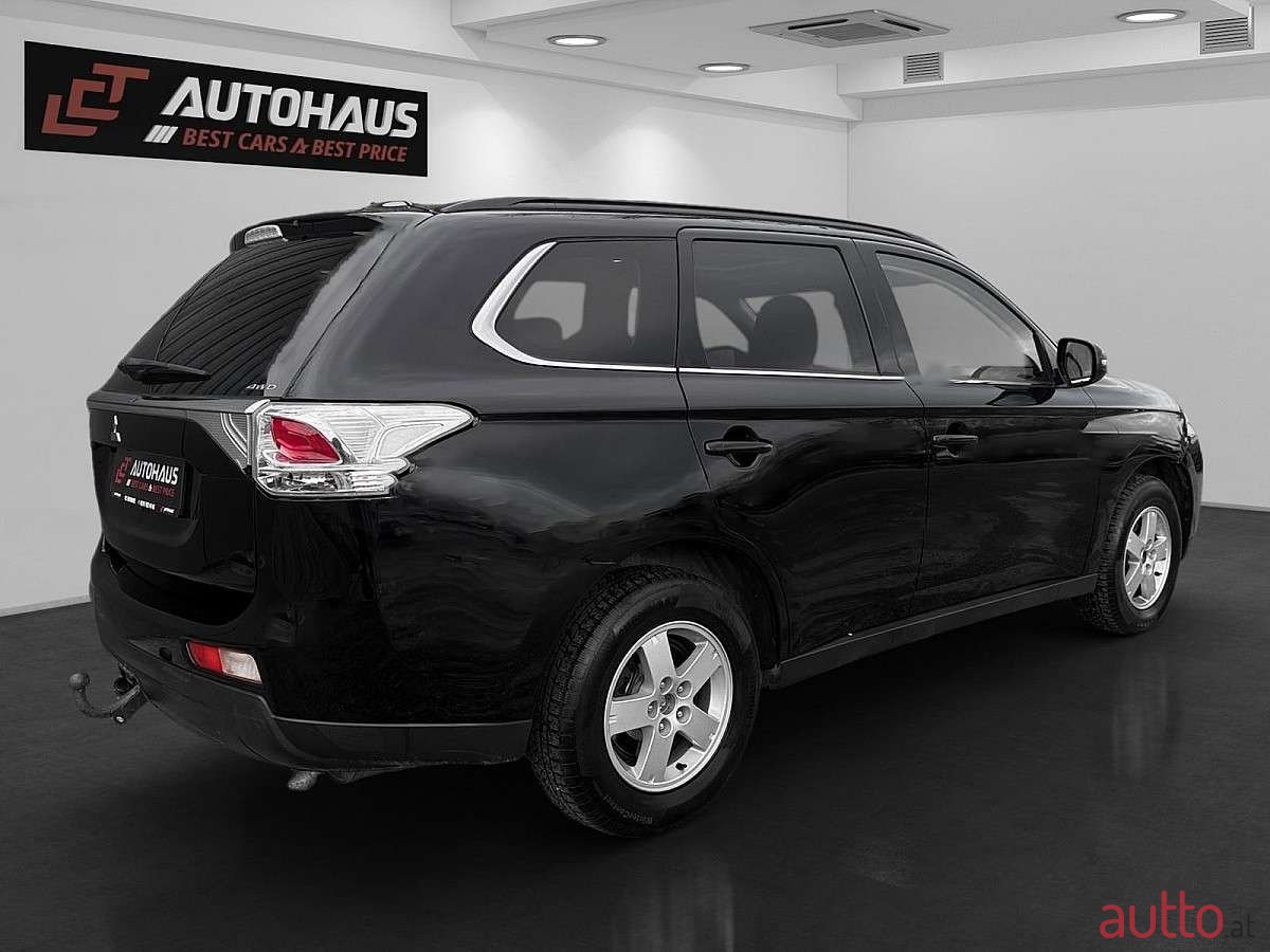 2013' Mitsubishi Outlander photo #6