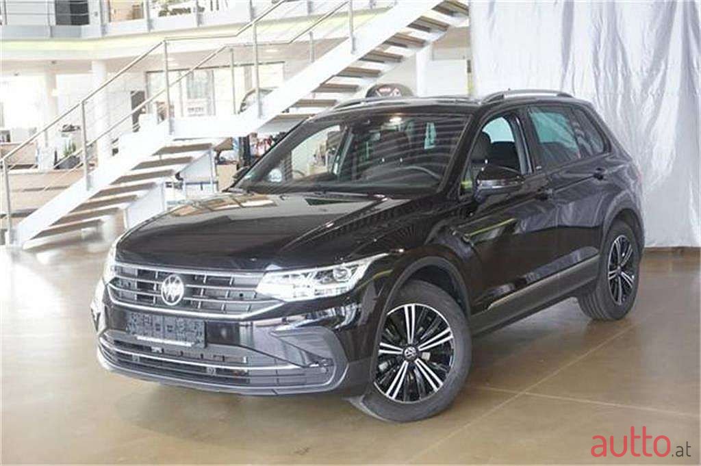 2021' Volkswagen Tiguan photo #1