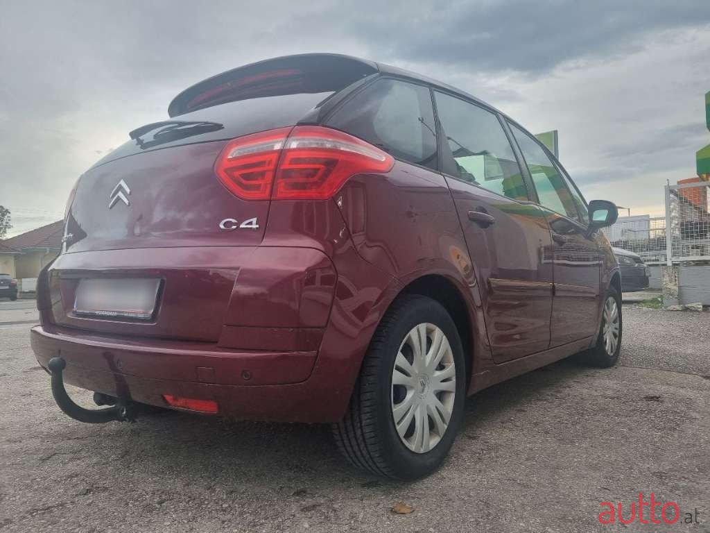 2008' Citroen C4 Picasso photo #6