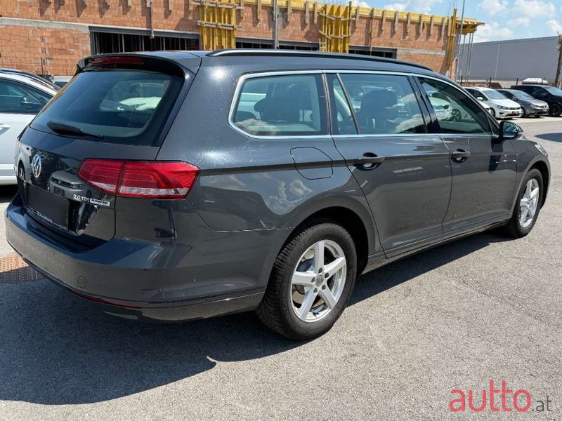 2016' Volkswagen Passat photo #4