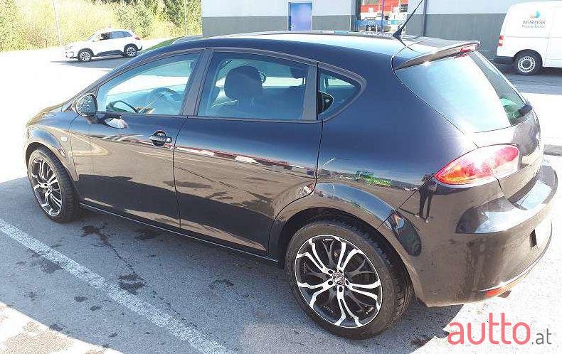 2009' SEAT Leon photo #2
