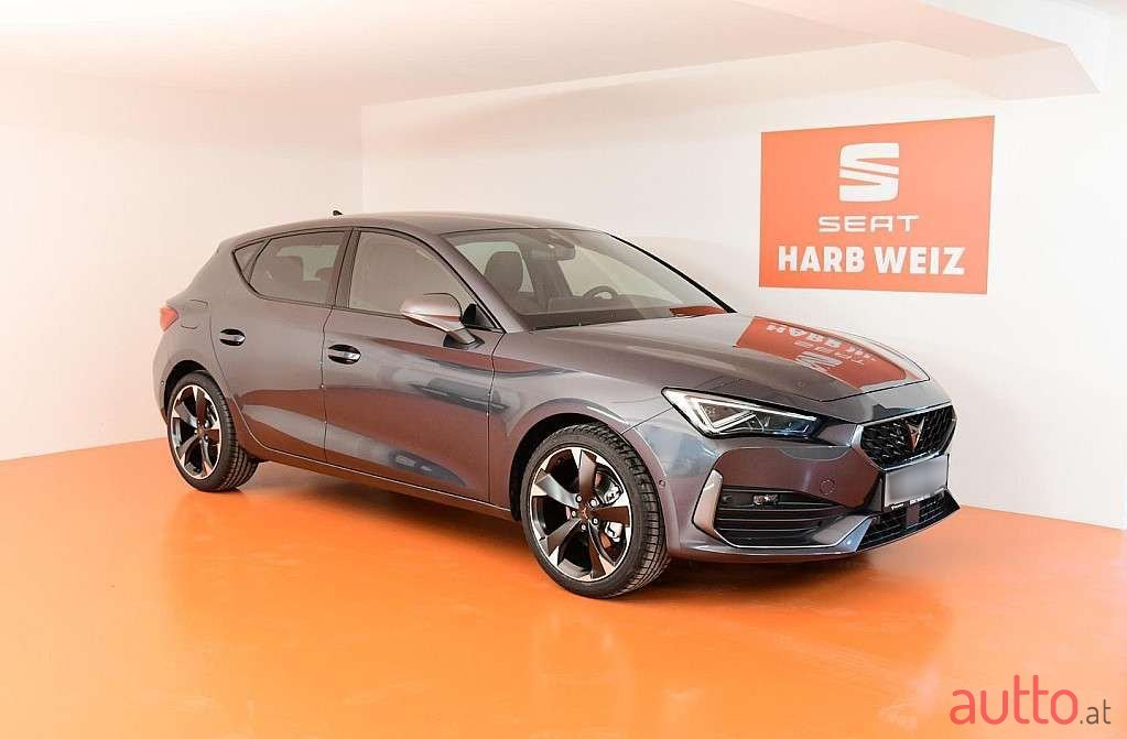 2023' Cupra Leon photo #1